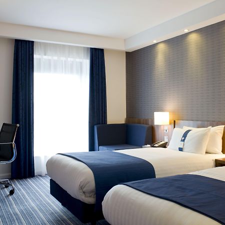 Holiday Inn Express Dunstable, An Ihg Hotel Exterior photo