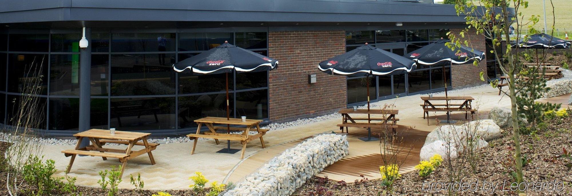 Holiday Inn Express Dunstable, An Ihg Hotel Exterior photo