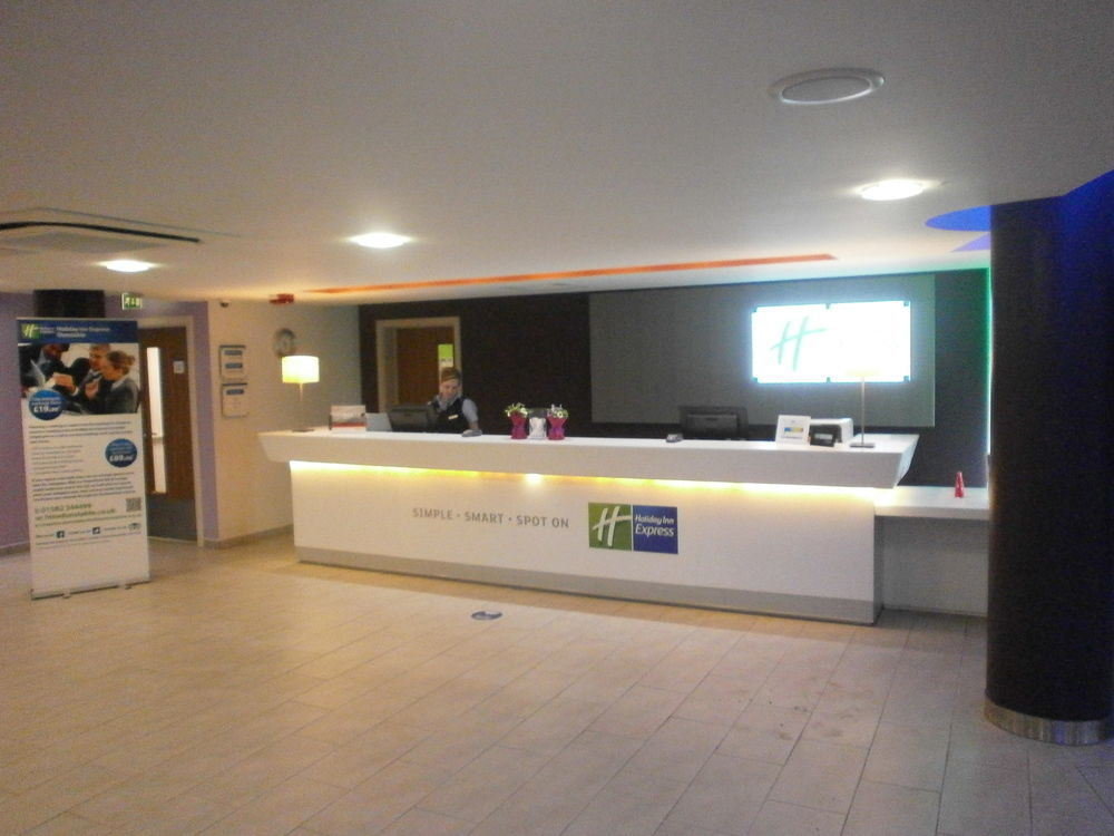 Holiday Inn Express Dunstable, An Ihg Hotel Exterior photo