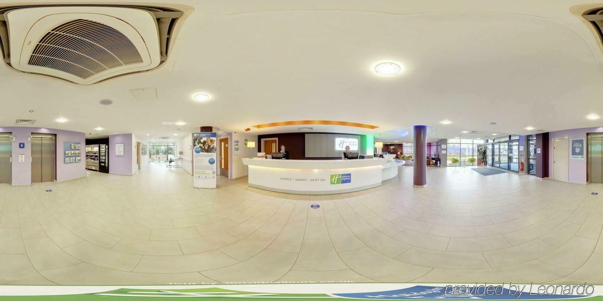 Holiday Inn Express Dunstable, An Ihg Hotel Interior photo